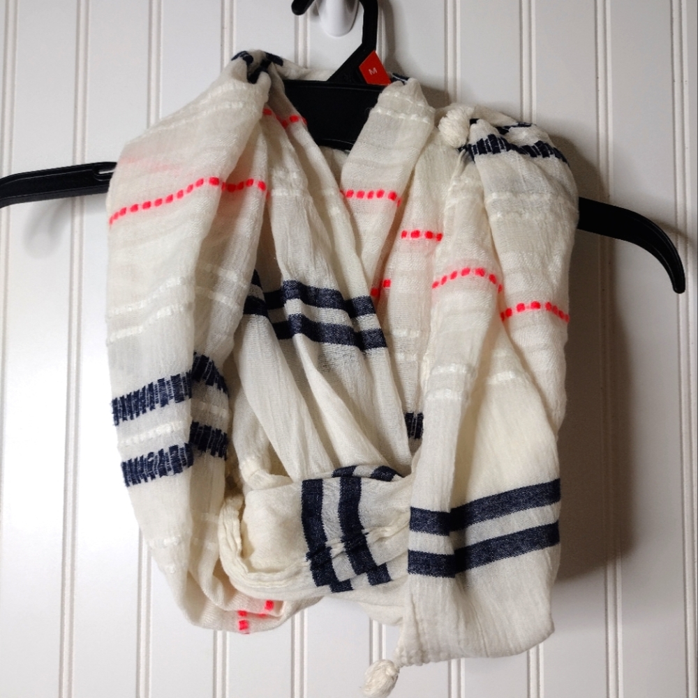 Lift infinity scarf
